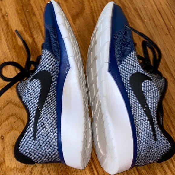 Nike - Picture 3 of 6